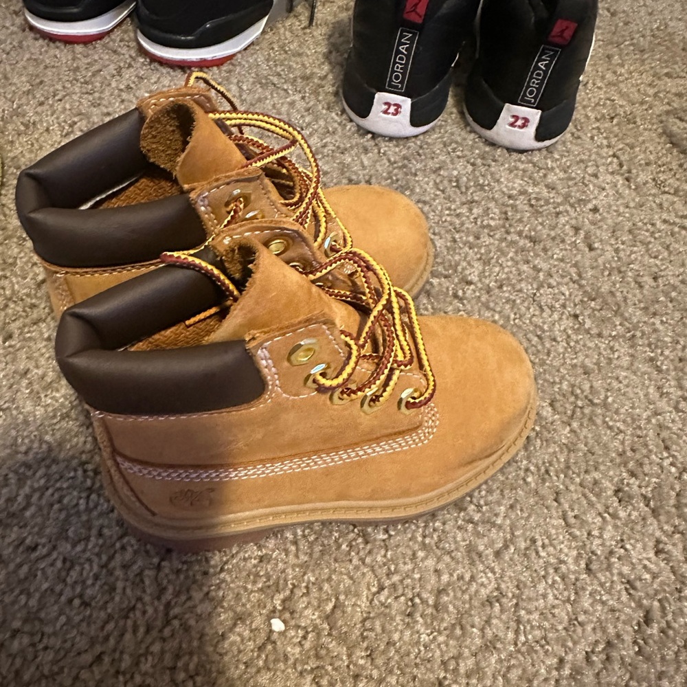 Light worn - Picture 2 of 2